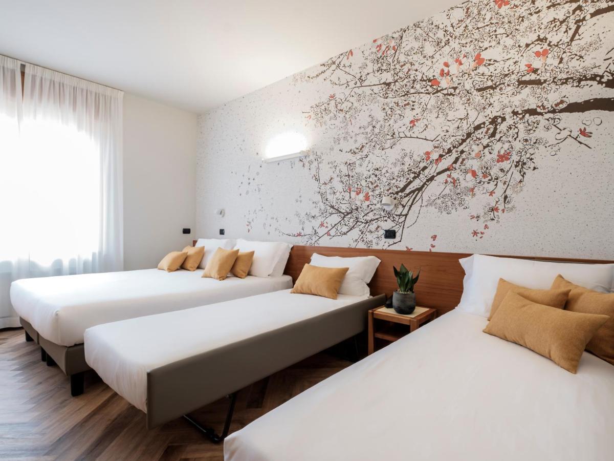 Hotel Lory フォルリ エクステリア 写真