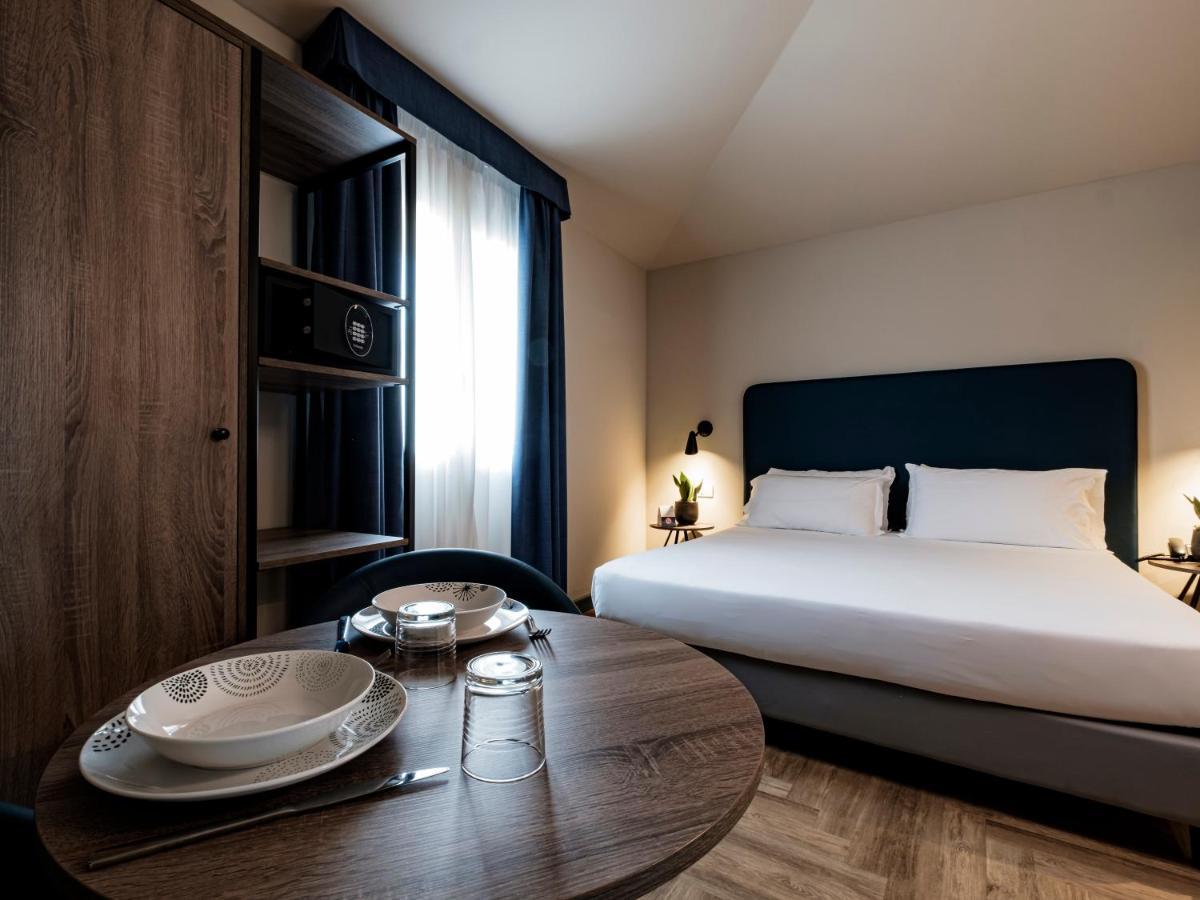 Hotel Lory フォルリ エクステリア 写真